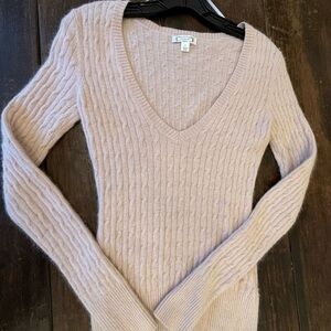 Aphorism V-Neck Cable Knit Sweater - Light Pink